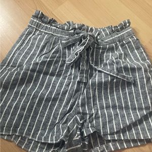 High waisted gray and white striped cotton shorts with front tying bow, XS